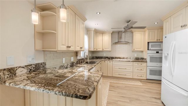 903 CARA DRIVE 903, Largo, FL 33771