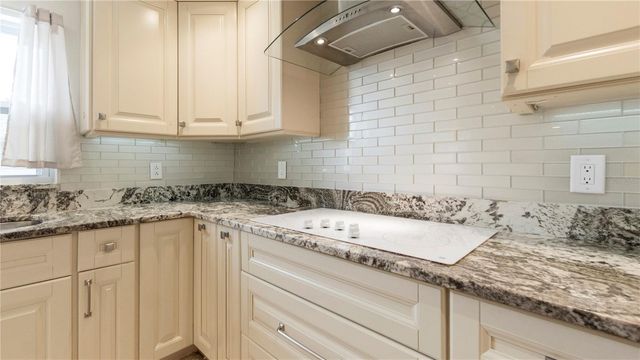 903 CARA DRIVE 903, Largo, FL 33771