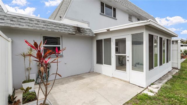 903 CARA DRIVE 903, Largo, FL 33771