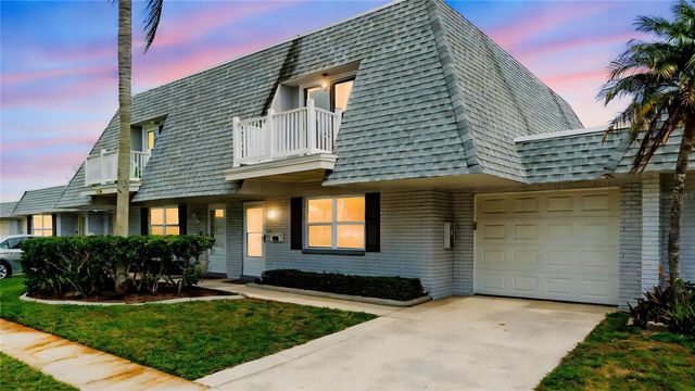 903 CARA DRIVE 903, Largo, FL 33771