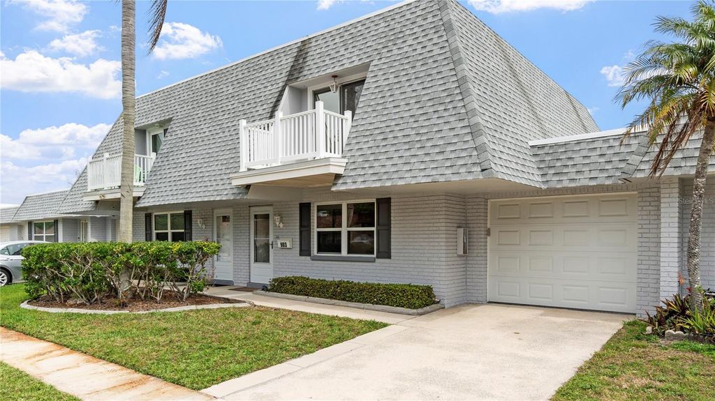 Image 1 of property listing at 903 CARA DRIVE 903, Largo, FL 33771