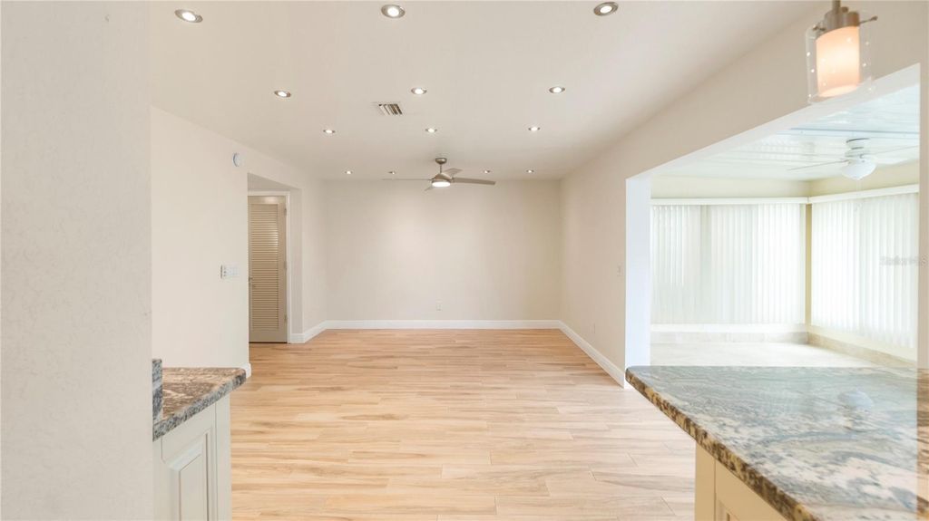 Image 24 of property listing at 903 CARA DRIVE 903, Largo, FL 33771