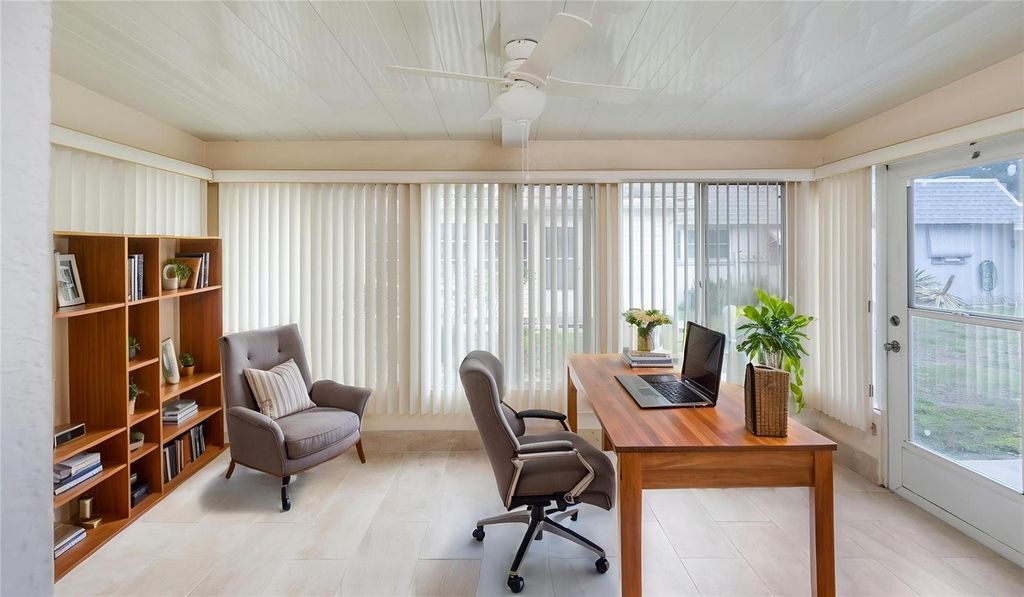 Image 26 of property listing at 903 CARA DRIVE 903, Largo, FL 33771