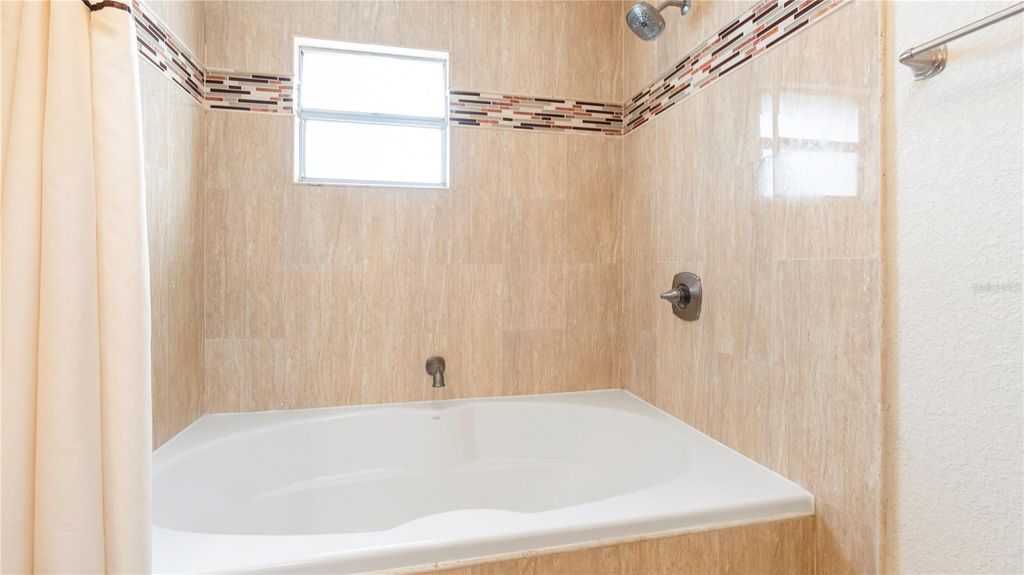 Image 39 of property listing at 903 CARA DRIVE 903, Largo, FL 33771