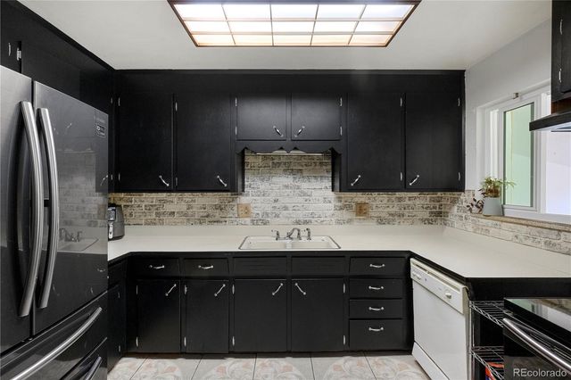 2725 S Grove Street, Denver, CO 80236