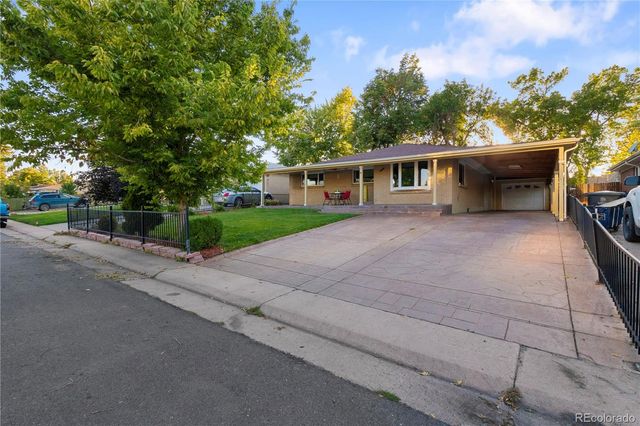 2725 S Grove Street, Denver, CO 80236