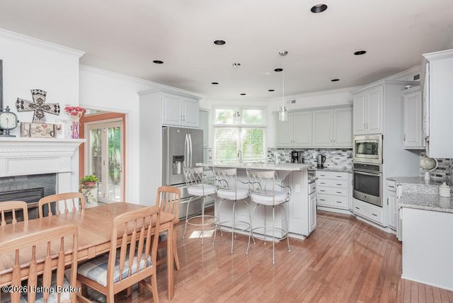 2724 Flat Rock Rd, Louisville, KY 40245
