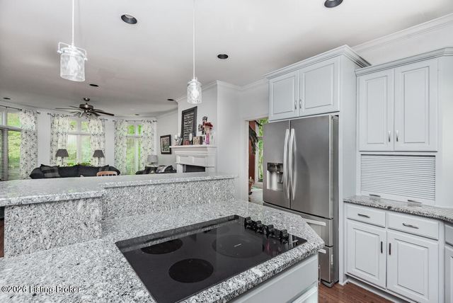 2724 Flat Rock Rd, Louisville, KY 40245