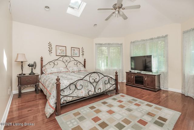 2724 Flat Rock Rd, Louisville, KY 40245