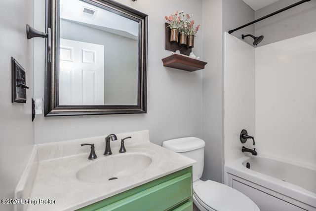 2724 Flat Rock Rd, Louisville, KY 40245