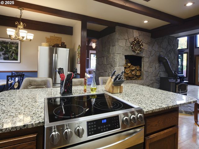 278 CLEARWATER Rd, Kelso, WA 98626