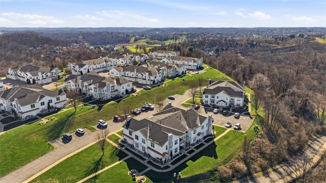 217 Adams Pointe Blvd 11, Adams Twp, PA 16046