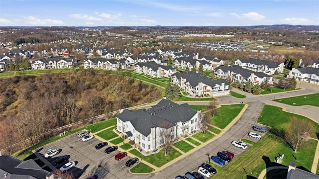 217 Adams Pointe Blvd 11, Adams Twp, PA 16046