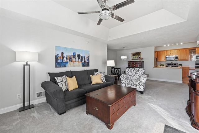 217 Adams Pointe Blvd 11, Adams Twp, PA 16046