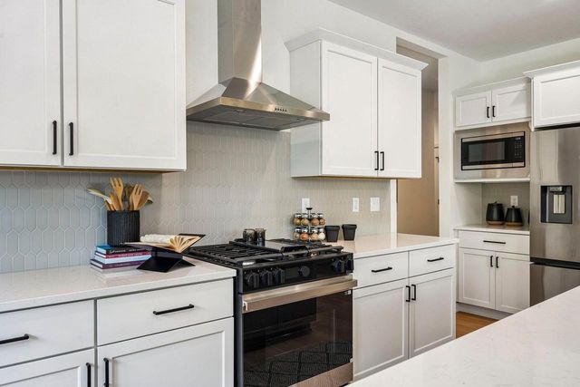 W254N5593 Crescent Hill DRIVE, Sussex, WI 53089