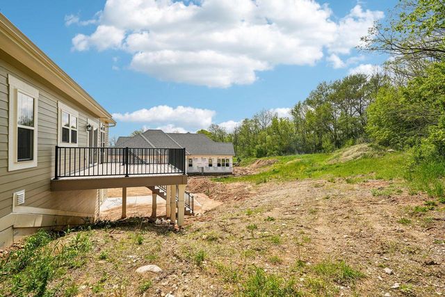 W254N5593 Crescent Hill DRIVE, Sussex, WI 53089