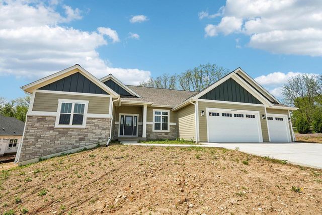 W254N5593 Crescent Hill DRIVE, Sussex, WI 53089
