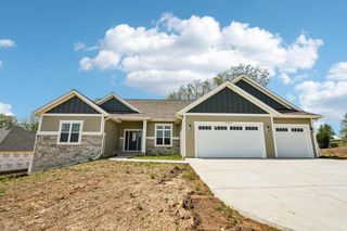 W254N5593 Crescent Hill DRIVE, Sussex, WI 53089