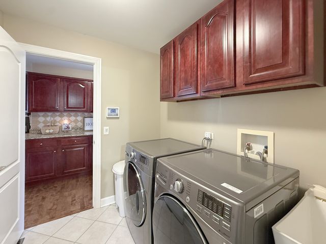 911 Tipperary Street, Gilberts, IL 60136