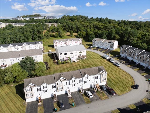 1107 Arrowhead Dr, South Strabane, PA 15301