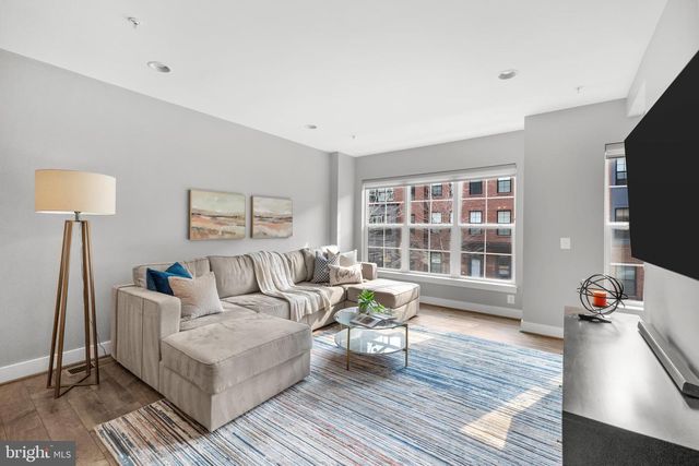 11226 BEAKER ST, Reston, VA 20190