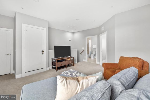 11226 BEAKER ST, Reston, VA 20190