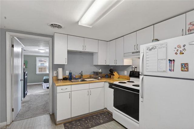 2041 Lockard AVE, Chesapeake, VA 23320