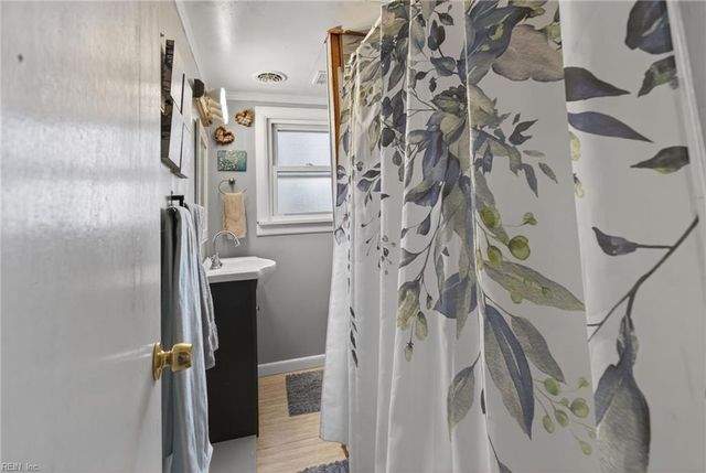 2041 Lockard AVE, Chesapeake, VA 23320