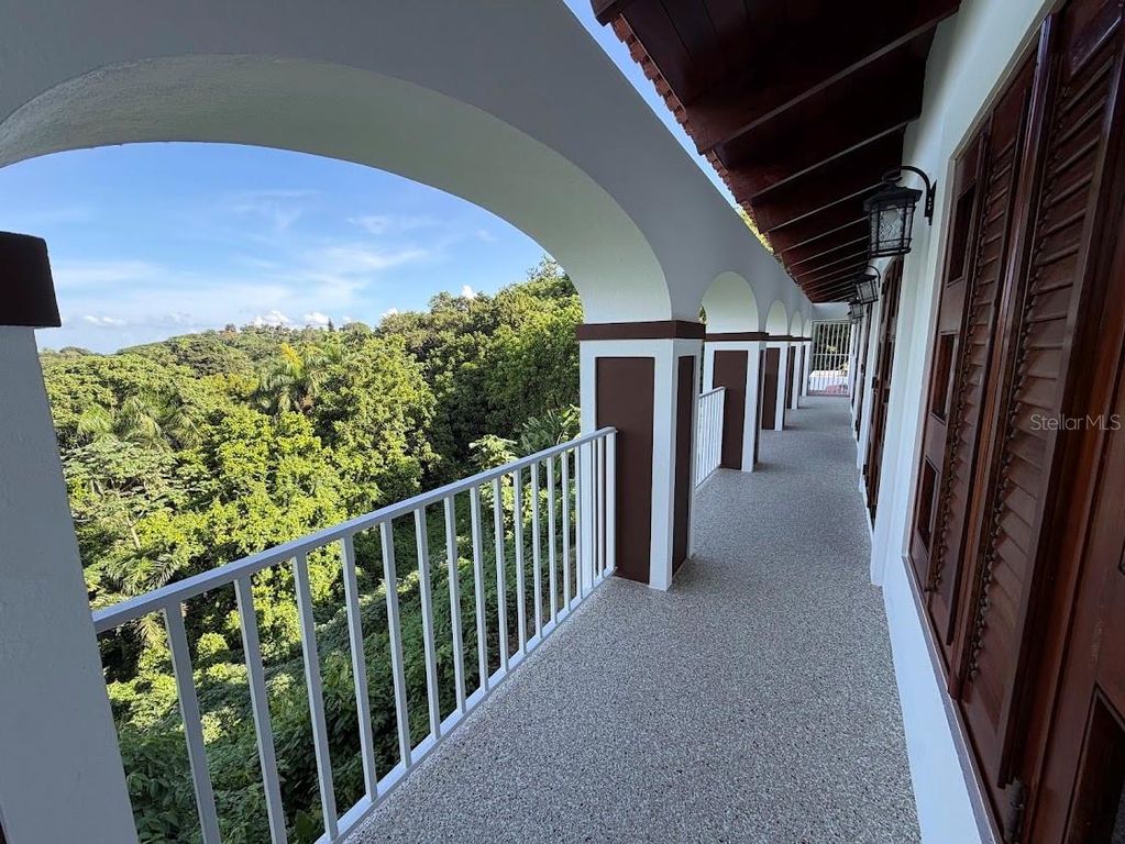 Image 12 of property listing at 5 CAMINO PEDRO RAMOS ST BEVERLY HILLS DEV, Guaynabo, PR 00969