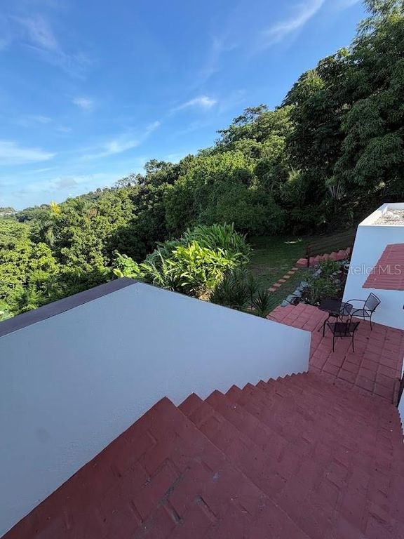Image 13 of property listing at 5 CAMINO PEDRO RAMOS ST BEVERLY HILLS DEV, Guaynabo, PR 00969