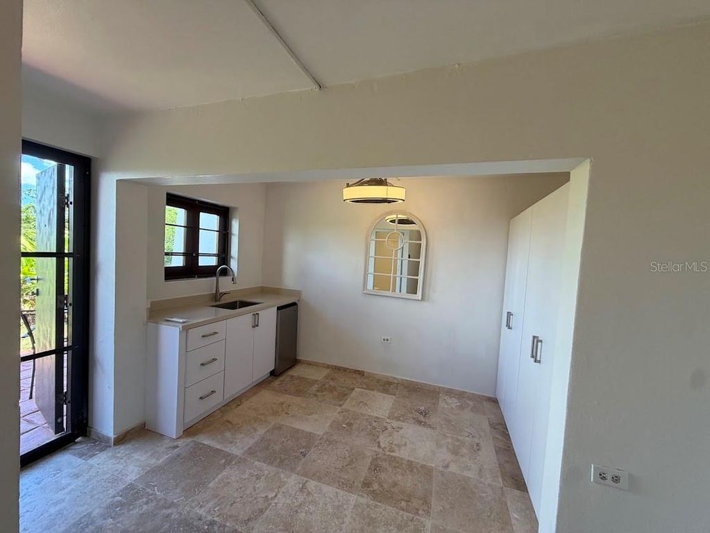 Image 37 of property listing at 5 CAMINO PEDRO RAMOS ST BEVERLY HILLS DEV, Guaynabo, PR 00969