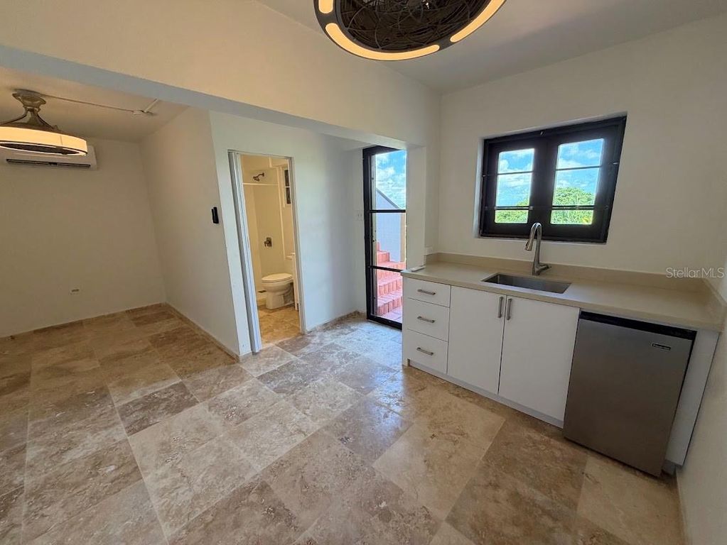 Image 38 of property listing at 5 CAMINO PEDRO RAMOS ST BEVERLY HILLS DEV, Guaynabo, PR 00969
