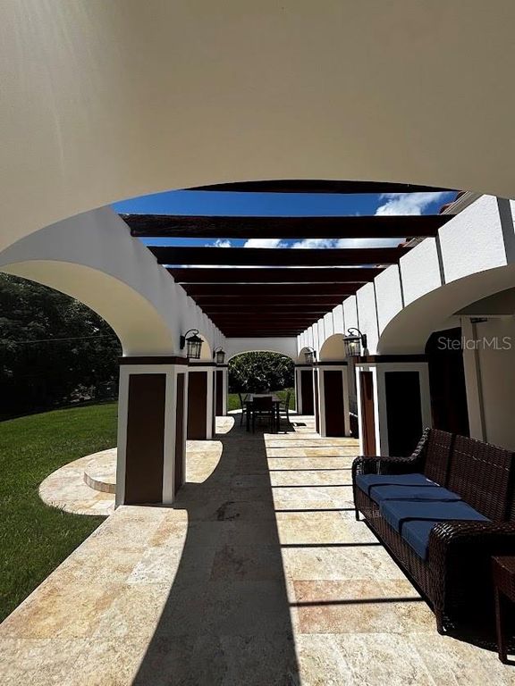 Image 8 of property listing at 5 CAMINO PEDRO RAMOS ST BEVERLY HILLS DEV, Guaynabo, PR 00969