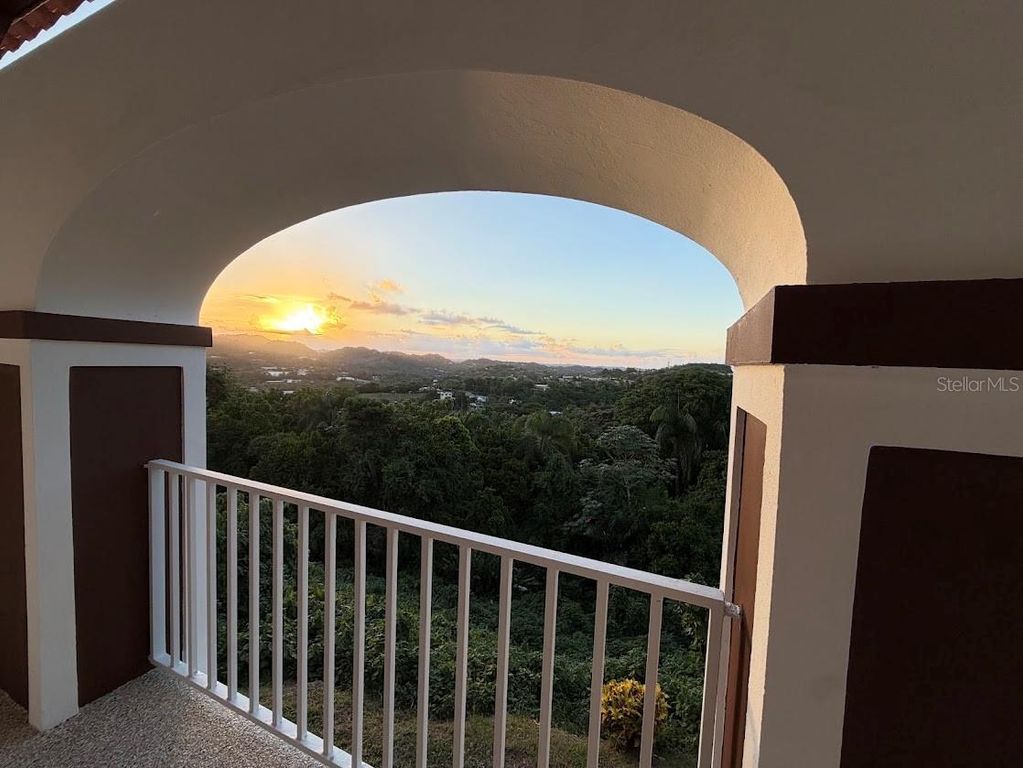 Image 9 of property listing at 5 CAMINO PEDRO RAMOS ST BEVERLY HILLS DEV, Guaynabo, PR 00969