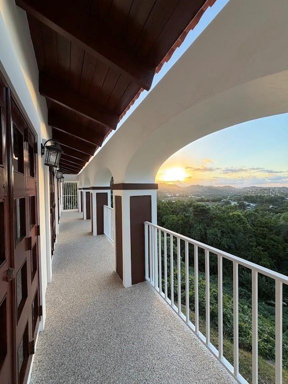 Image 10 of property listing at 5 CAMINO PEDRO RAMOS ST BEVERLY HILLS DEV, Guaynabo, PR 00969