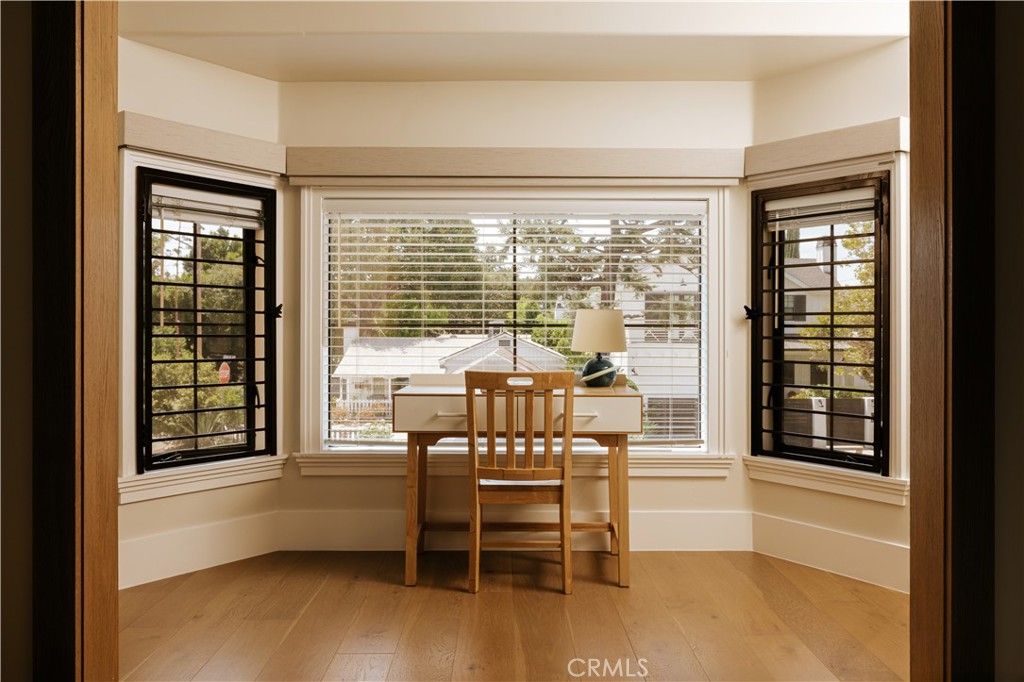 Image 26 of property listing at 14803 Otsego Street, Sherman Oaks, CA 91403