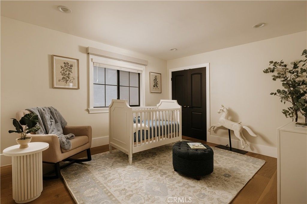 Image 27 of property listing at 14803 Otsego Street, Sherman Oaks, CA 91403