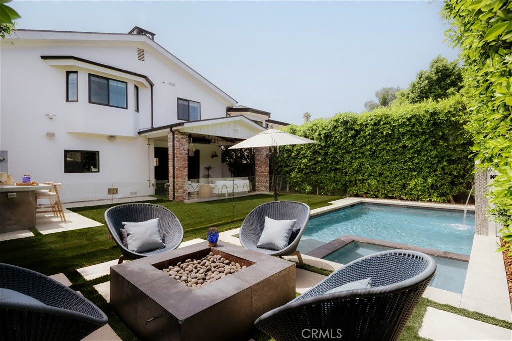 Image 33 of property listing at 14803 Otsego Street, Sherman Oaks, CA 91403