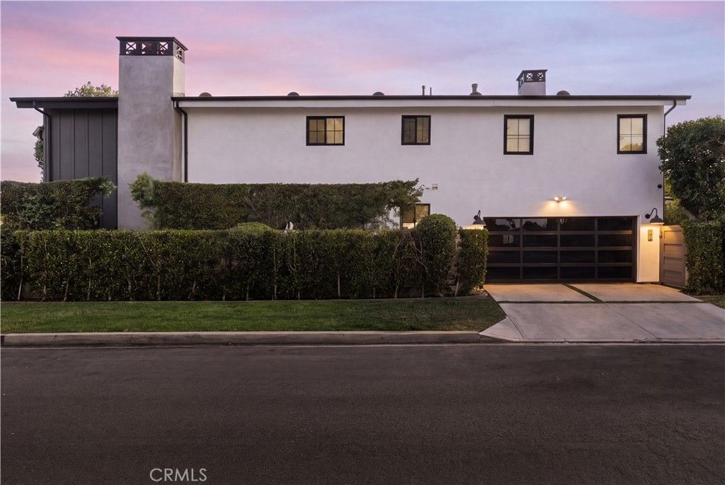 Image 39 of property listing at 14803 Otsego Street, Sherman Oaks, CA 91403