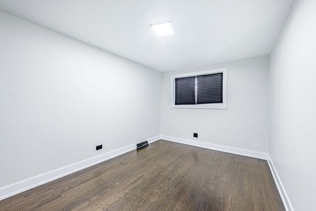 8051 S Escanaba Avenue, Chicago, IL 60617