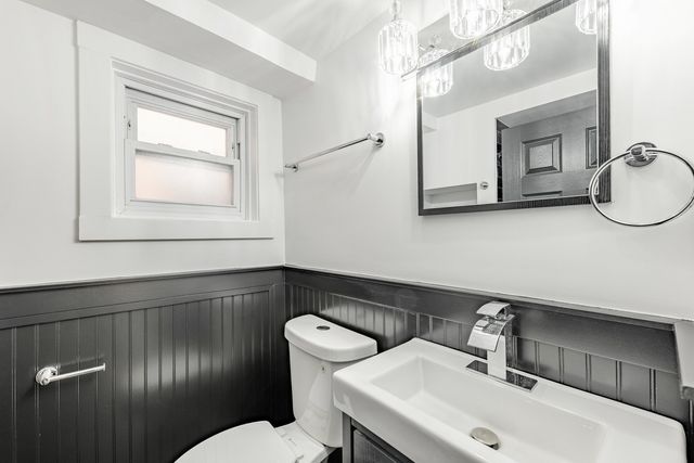 8051 S Escanaba Avenue, Chicago, IL 60617