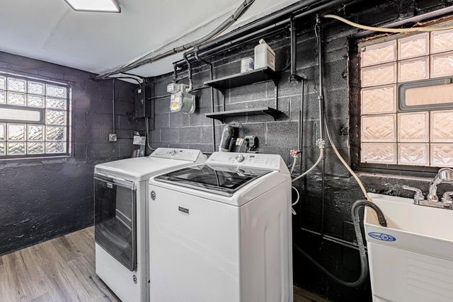 8051 S Escanaba Avenue, Chicago, IL 60617