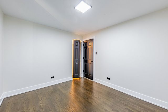 8051 S Escanaba Avenue, Chicago, IL 60617