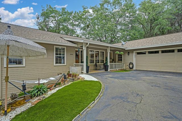 2101 Secret Diggin Ct, Cool, CA 95614