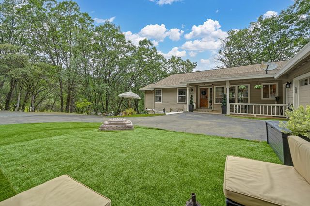 2101 Secret Diggin Ct, Cool, CA 95614