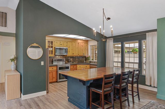 2101 Secret Diggin Ct, Cool, CA 95614