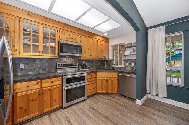 2101 Secret Diggin Ct, Cool, CA 95614