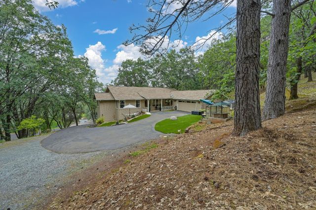 2101 Secret Diggin Ct, Cool, CA 95614