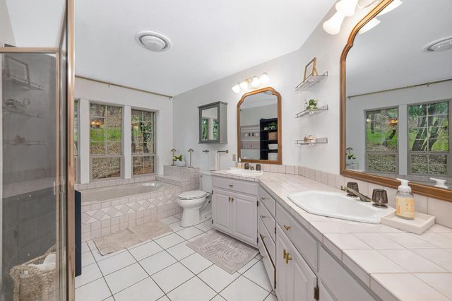 2101 Secret Diggin Ct, Cool, CA 95614