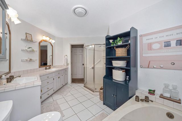2101 Secret Diggin Ct, Cool, CA 95614